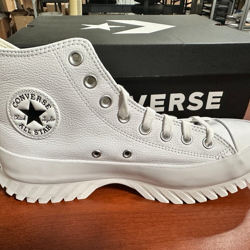 Converse Chuck Taylor All Star Leather Lugged 2.0 Sneakers - Unisex